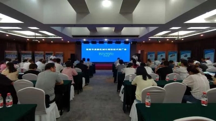 渭南果園農(nóng)業(yè)機(jī)械推廣會召開 極目無人機(jī)技術(shù)引領(lǐng)智慧農(nóng)業(yè)新風(fēng)尚